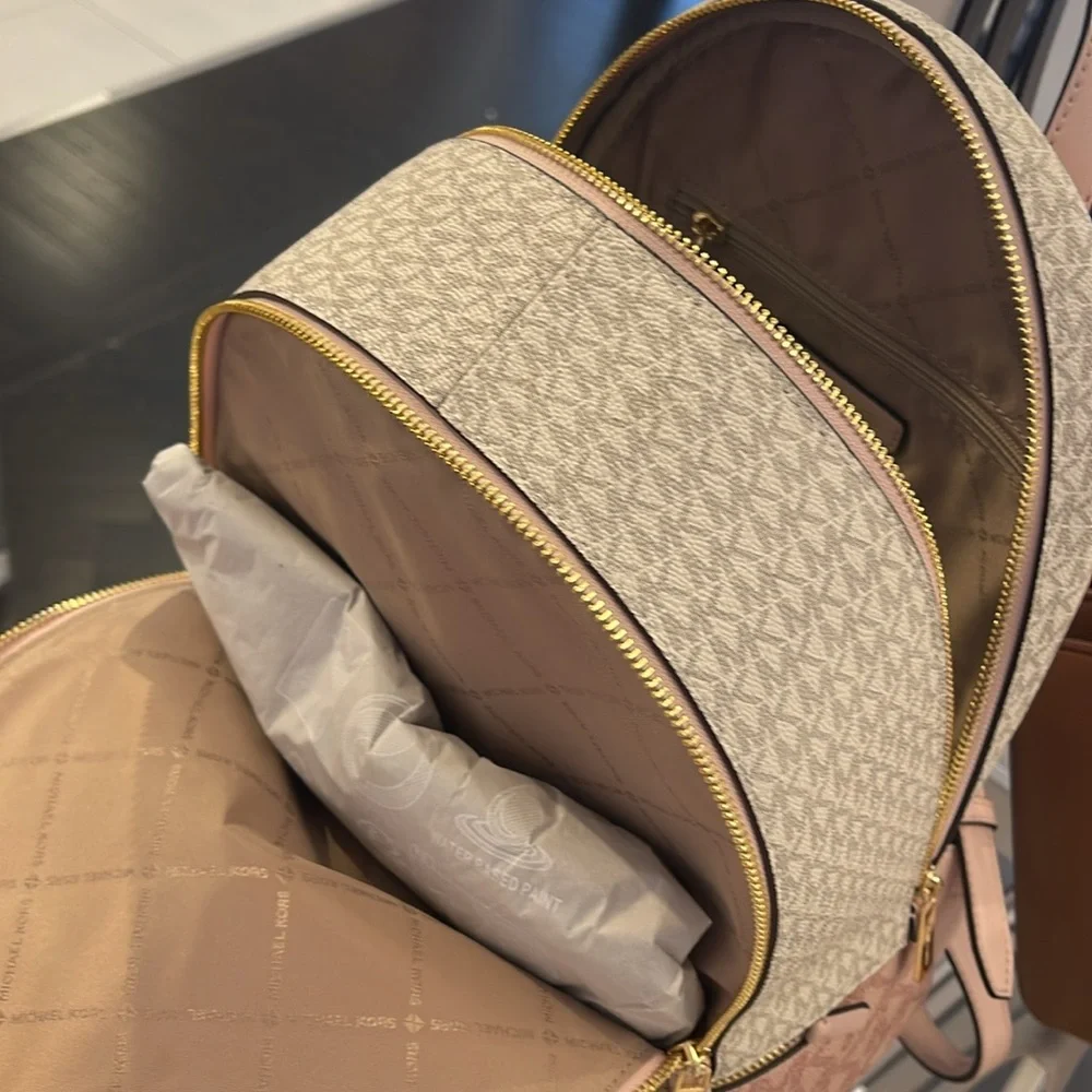 MICHAEL KORS Rhea Medm Zip Color-Block Signature Logo Backpack
PWD BLSH MLT
NWT - Picture 7 of 16